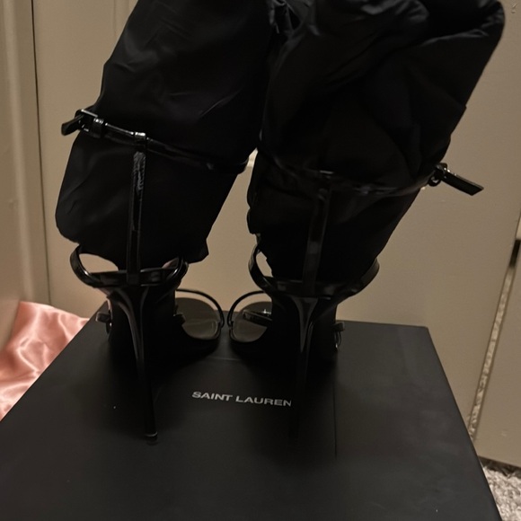 Saint Laurent Black Heels Sleek and Sophisticated - Picture 5 of 11